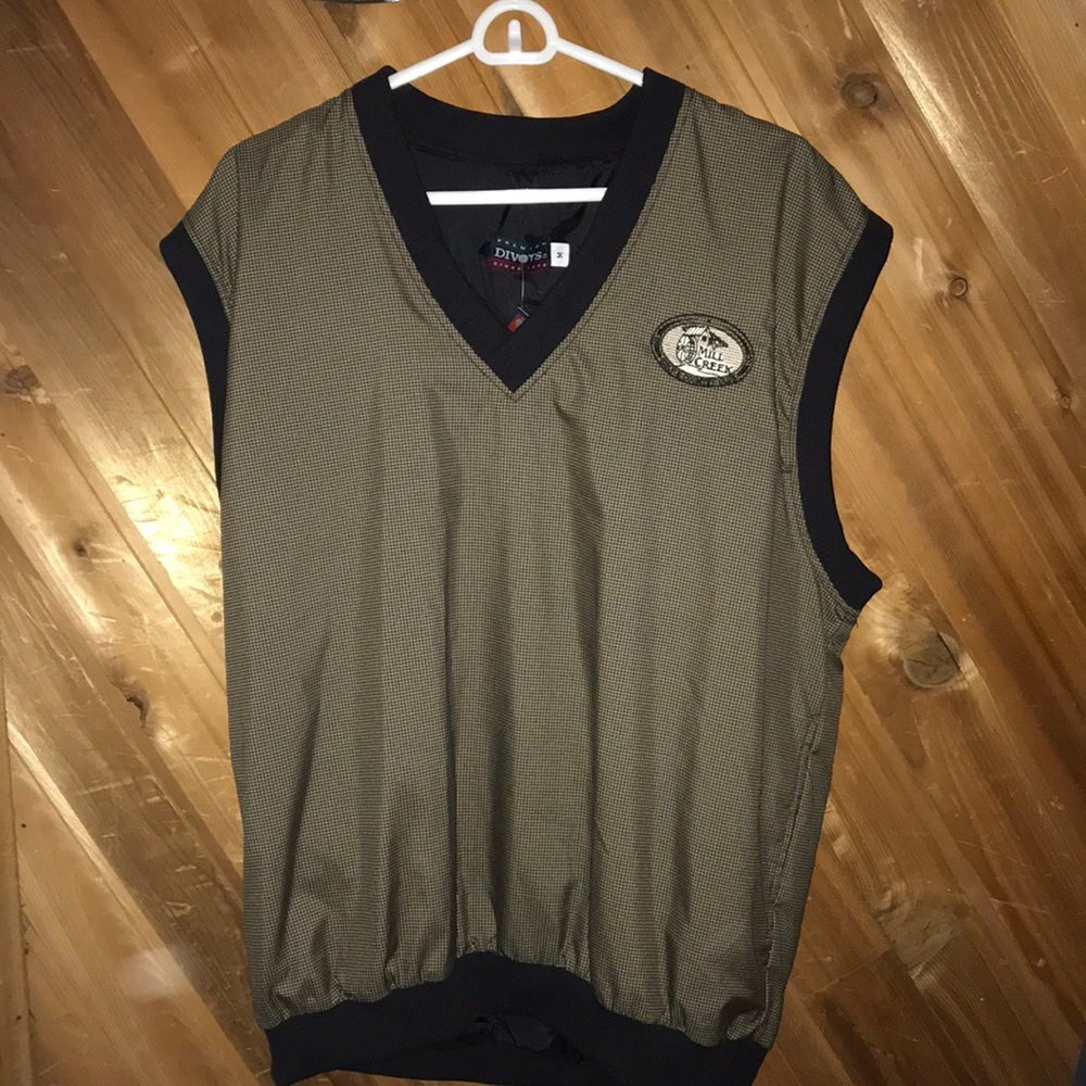 Divots Golf Vest NWT